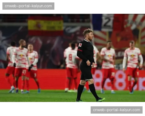 法兰克福抵达慕尼黑，赛前最后一练全员健康。